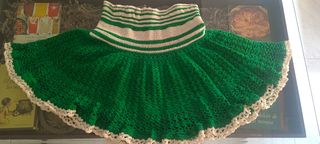 Falda tejida a crochet beige y verde