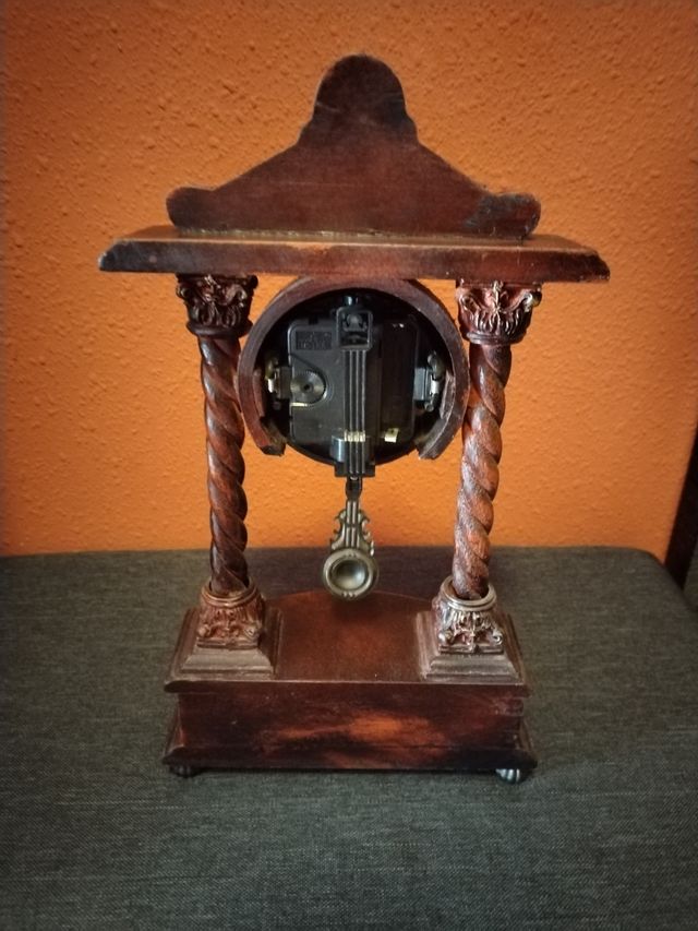 Reloj sobremesa madera antiguo