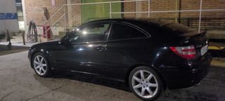 Mercedes-Benz Clase C 2005