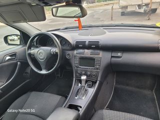 Mercedes-Benz Clase C 2005