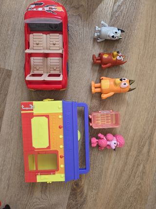 Lote Bluey: figuras, restaurante y coche