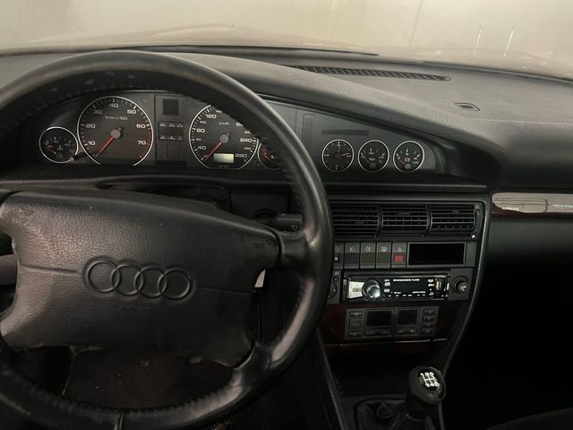 Audi A6 2.6