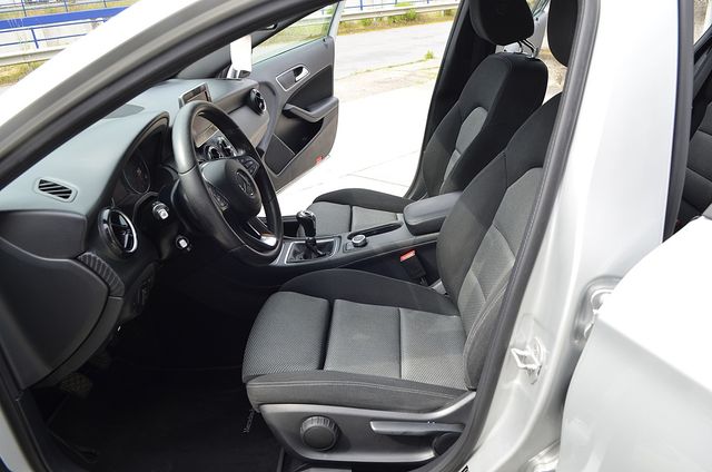 Mercedes Benz GLA 200d+Navegacion+Llantas 17+USB