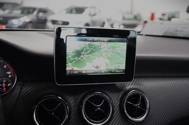 Mercedes Benz GLA 200d+Navegacion+Llantas 17+USB