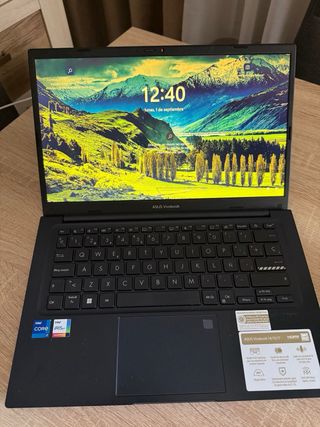 Asus Vivobook 14" F1404Z i7