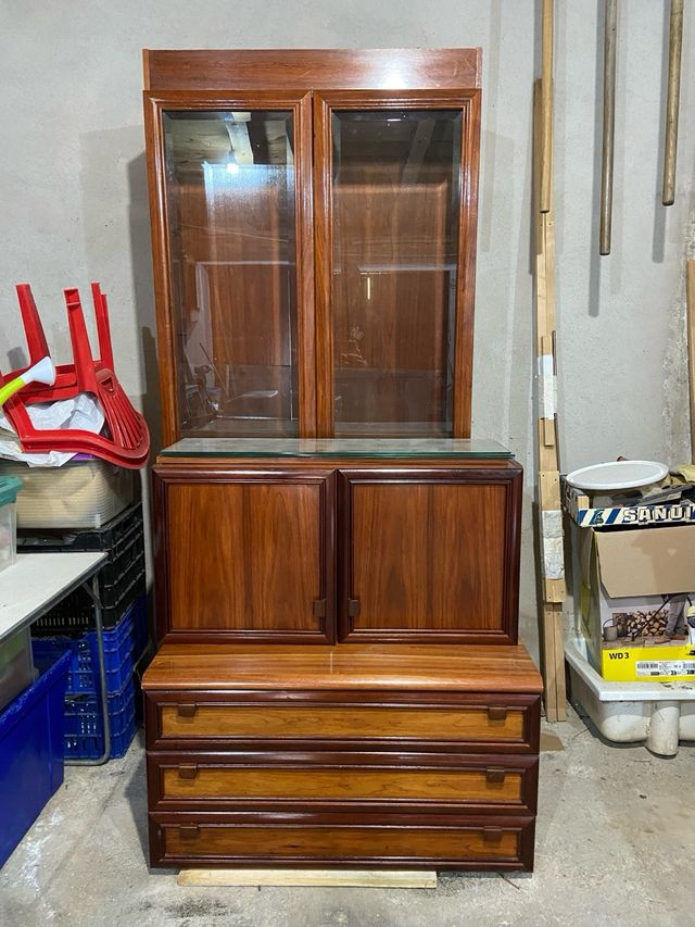 Vitrina con armario y cajonera