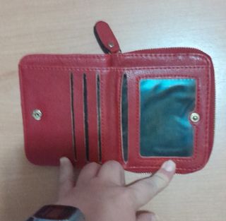 Monedero rojo pequeño
