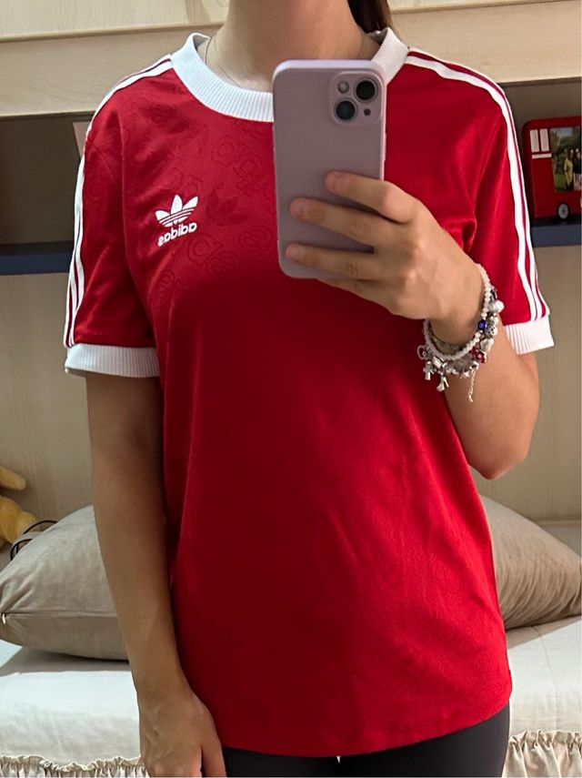 Maglietta Adidas rossa a righe bianche