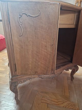 Cómoda antigua de madera