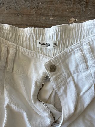 Mini Falda Vaquera Blanca Pull&Bear