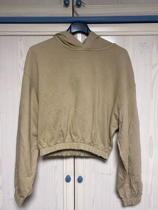 Sudadera corta beige con capucha