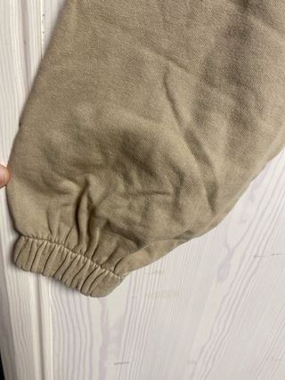 Sudadera corta beige con capucha