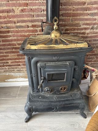 Chimenea antigua hierro fundido