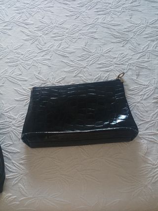 Bolso negro cartera efecto cocodrilo