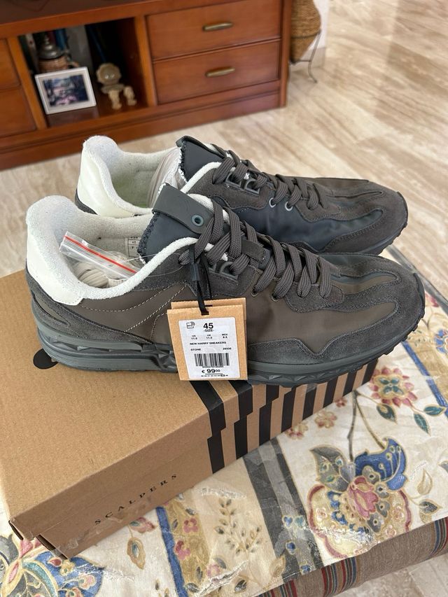 Zapatillas SCALPERS grises y marrones