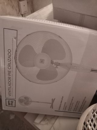 Ventilador Emma - Pie Cruzado