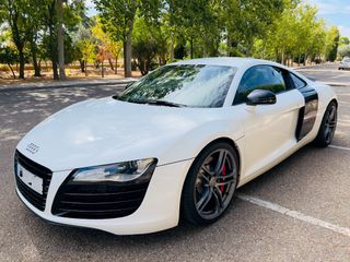 Audi R8 Escapes Capristo 