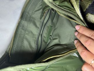 Bolso bandolera verde estilo 2000s