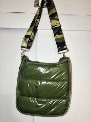 Bolso bandolera verde estilo 2000s