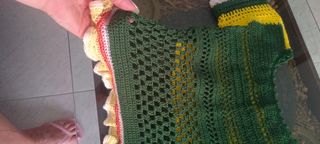 Jersey tejido a crochet verde-amarillo