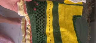 Jersey tejido a crochet verde-amarillo
