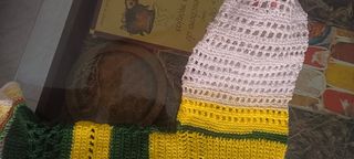 Jersey tejido a crochet verde-amarillo