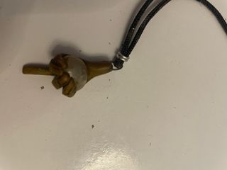 Collana con ciondolo a mano