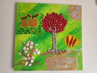 Cuadro pintado a mano con conchas y semillas