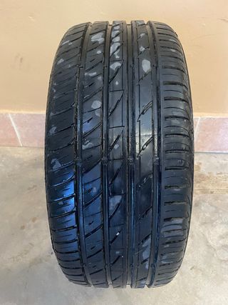 Neumático 225/45 R17 NUEVO