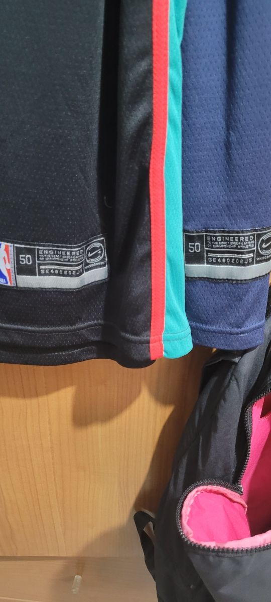 Camisetas NBA talla 50 equivalentes a una L.