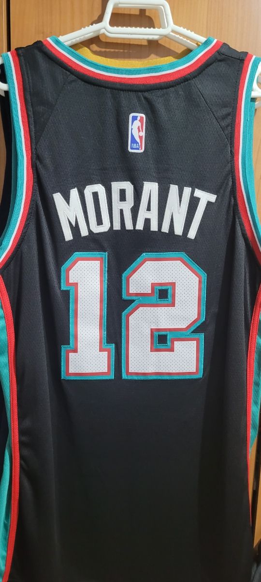 Camisetas NBA talla 50 equivalentes a una L.