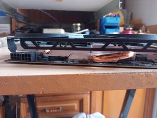 Gráfica Gigabyte GV-R9270C-2GD