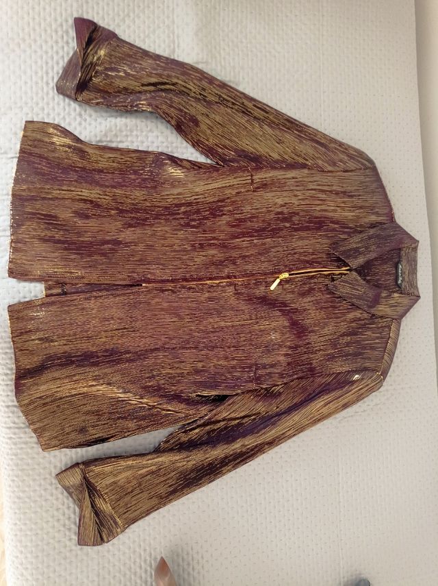 Blusa elegante marrone e oro