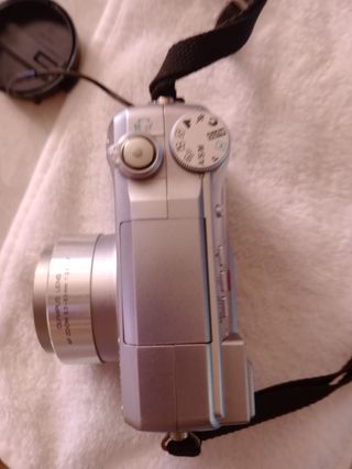 Olympus C-765 Ultra Zoom