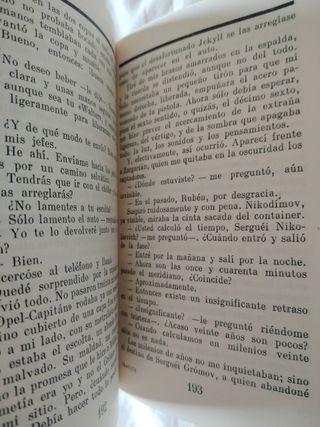 VIAJE POR TRES MUNDOS (Cuentos de ciencia ficción)