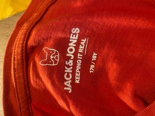Camiseta Jack & Jones roja