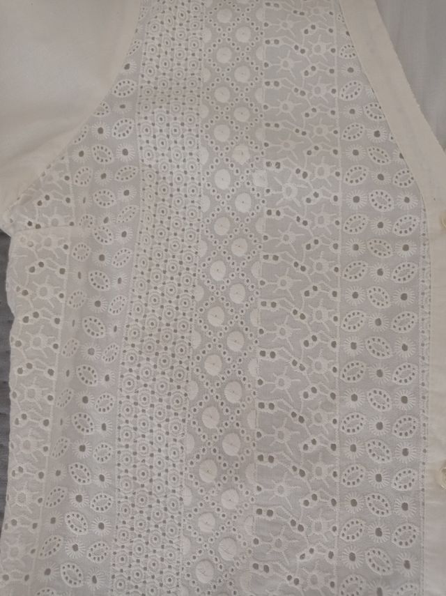 Camicia bianca ricamata maniche corte