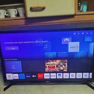 TV LG 32LQ570B6LA  Smart TV webOS 2024 4K como nue