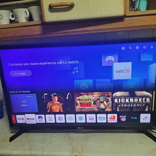TV LG 32LQ570B6LA  Smart TV webOS 2024 4K como nue