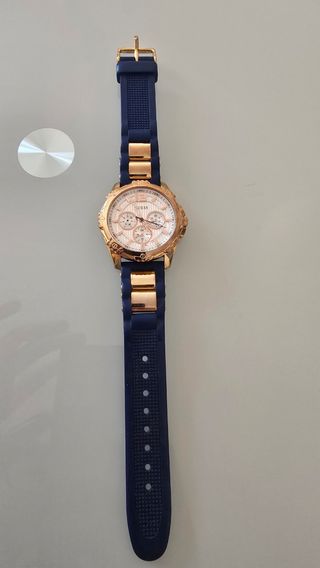 Reloj Guess dorado y azul
