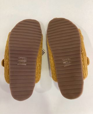 Sandalias Biba amarillas
