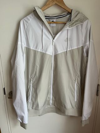 Chaqueta Nike Windrunner - Talla L - Nueva
