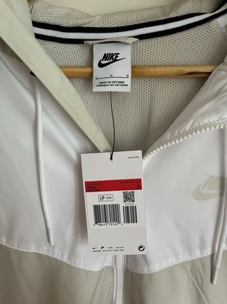 Chaqueta Nike Windrunner - Talla L - Nueva