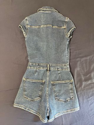 Mono vaquero Bershka corto