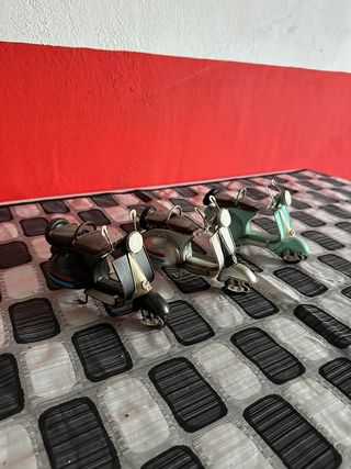 Vespa Clásica Metálica