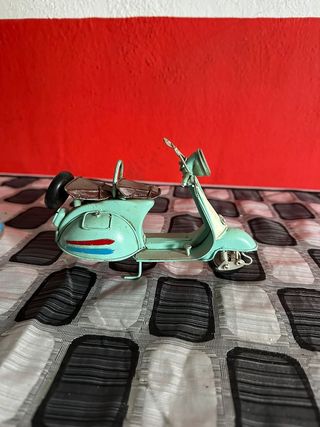 Vespa Clásica Metálica