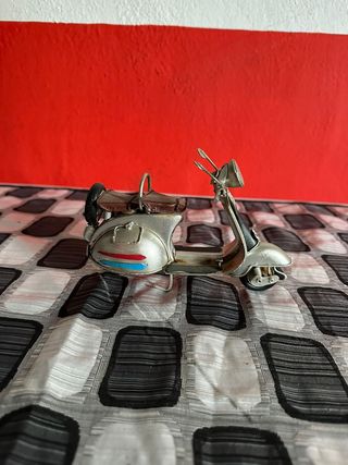 Vespa Clásica Metálica
