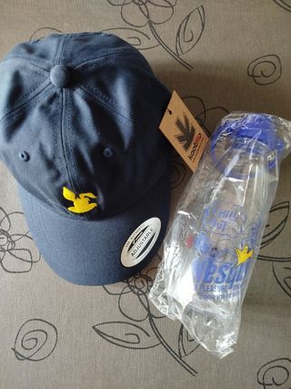Sudadera, camiseta y gorra de Nesquik y Kaotiko. 
