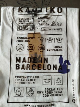 Sudadera, camiseta y gorra de Nesquik y Kaotiko. 