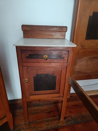 Mesilla antigua mármol-madera